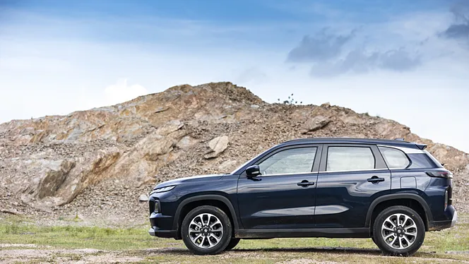 Maruti Suzuki Grand Vitara Left Side View